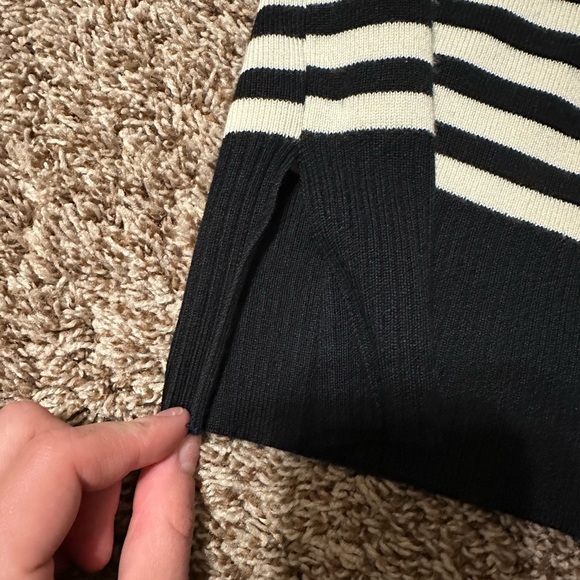 MOCK NECK SWEATER - Picture 4 of 4